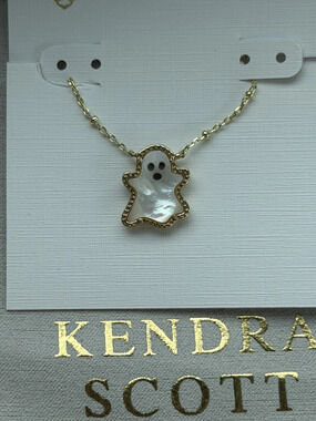 Kendra Scot White Pendant Necklace